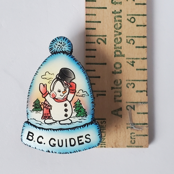 BC Guides Collectible Christmas Snowman Winter Pin Girl Guides - Picture 5 of 5
